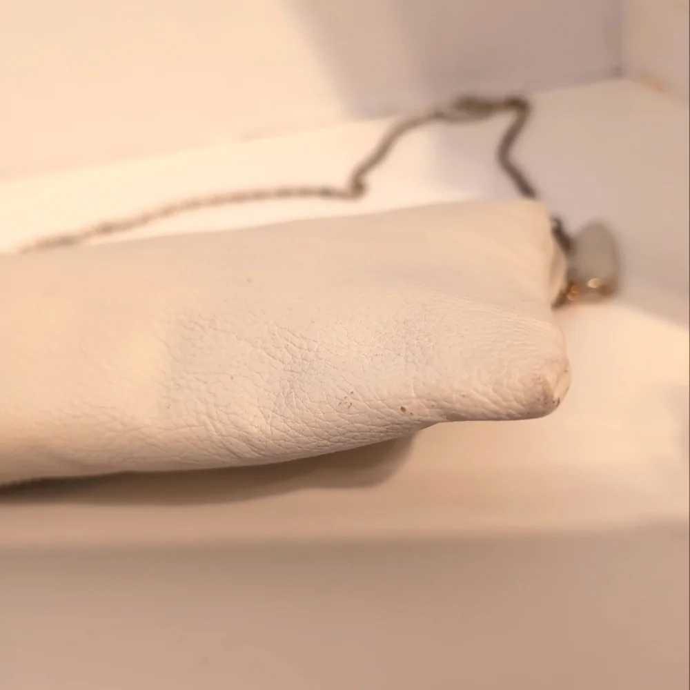 Vintage Like Ivory Foldover Bag Gold‎ Chain Strap & Flower Jewel Accent